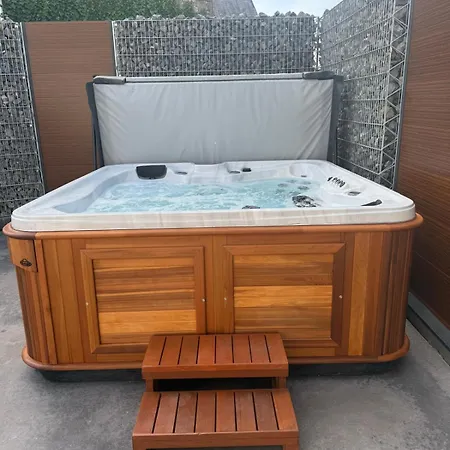 Amon L'vi Bresseur 펜션